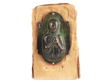 Bronzeplakette mit Hochreliefbüste einer betenden Maria